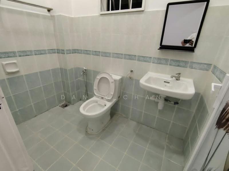 Rumah Teres 2-Tingkat untuk Disewa di Taman Putra Prima (Puchong) - Danny Chan - Bathroom - PropertyGuru.com.my
