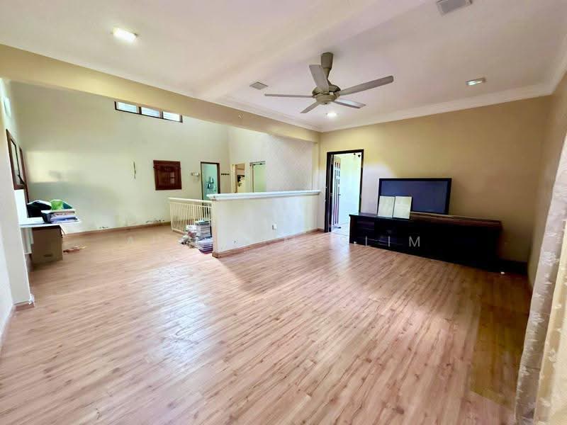Semi-Detached House for Sale in Bandar Nusaputra (Puchong) - Ahmad Muslim - Living Room - PropertyGuru.com.my