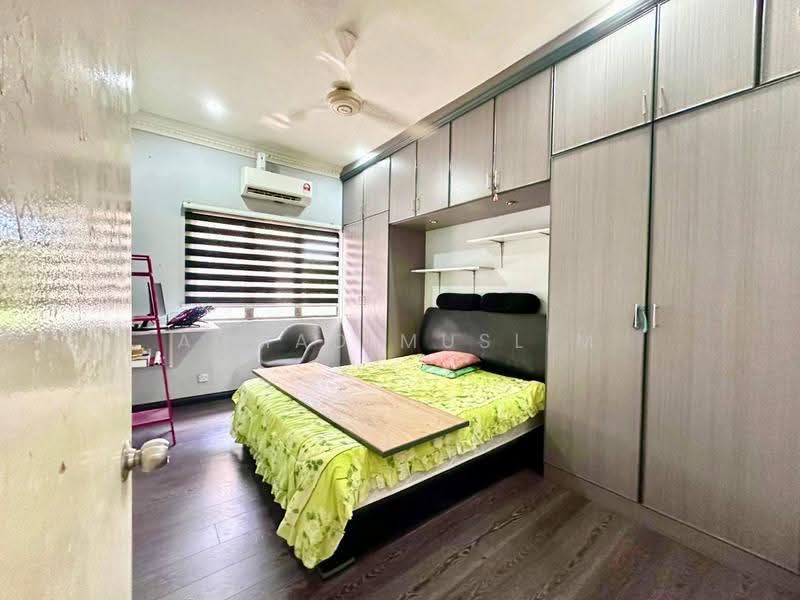 Semi-Detached House for Sale in Bandar Nusaputra (Puchong) - Ahmad Muslim - Bedroom - PropertyGuru.com.my