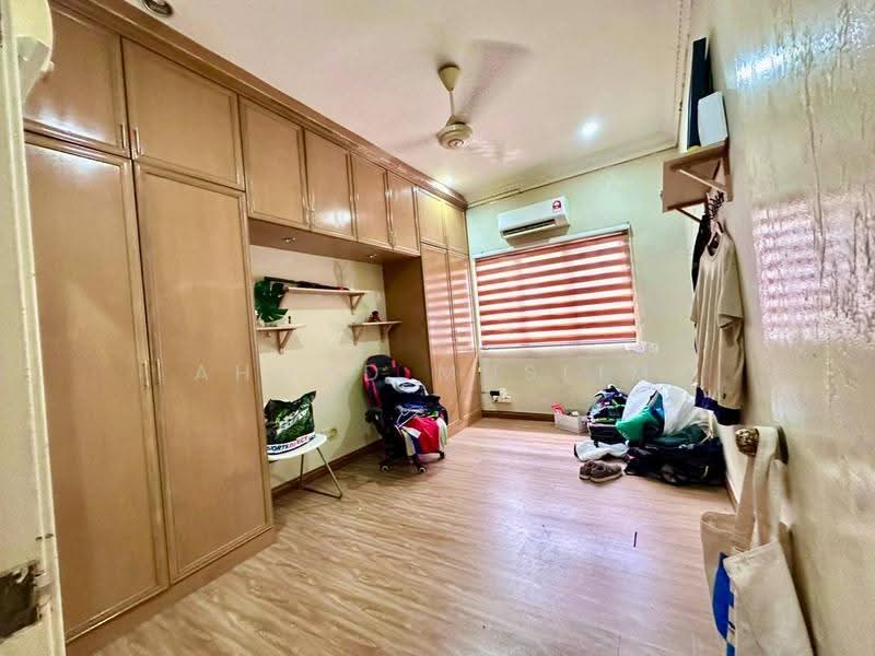 Semi-Detached House for Sale in Bandar Nusaputra (Puchong) - Ahmad Muslim - Bedroom - PropertyGuru.com.my