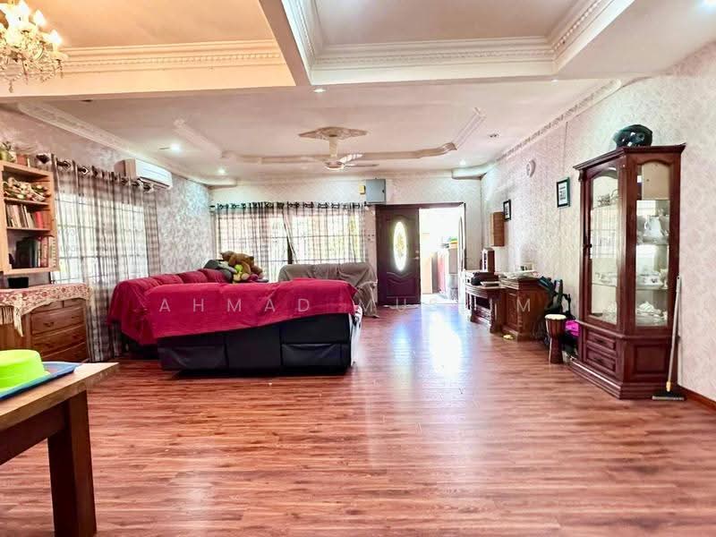 Semi-Detached House for Sale in Bandar Nusaputra (Puchong) - Ahmad Muslim - Living Room - PropertyGuru.com.my
