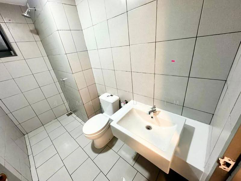 Kediaman Servis untuk Dijual di E'Island Lake Haven - Ahmad Muslim - PropertyGuru.com.my