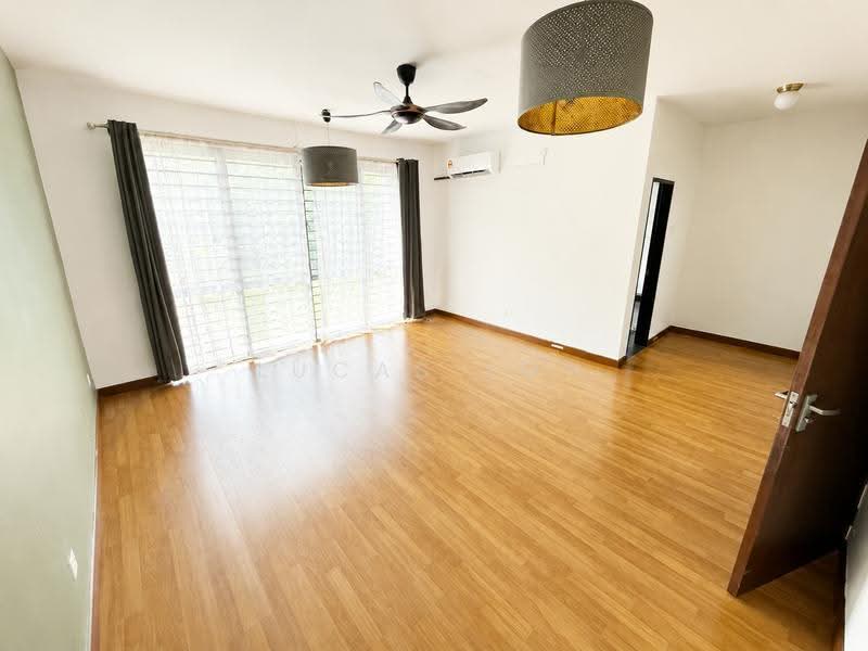 2-storey Terraced House for Sale in Denai Alam (Shah Alam) - Lucas Loh - Living Room - PropertyGuru.com.my