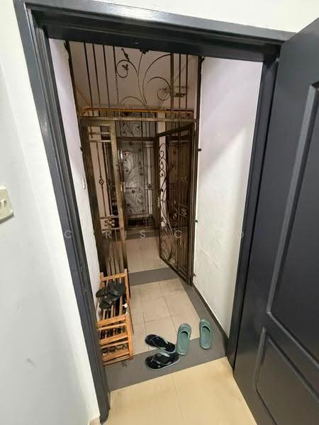 Kondominium untuk Dijual di Putra Majestik - Chris Choo - Entrance - PropertyGuru.com.my