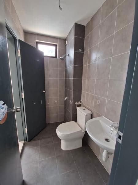 Terraced House for Sale in Gelang Patah (Johor) - Lily Mohd - Bathroom - PropertyGuru.com.my