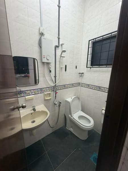 Rumah Teres 1-Tingkat untuk Disewa di Johor Bahru (Johor) - Grace Chiew - Bathroom - PropertyGuru.com.my