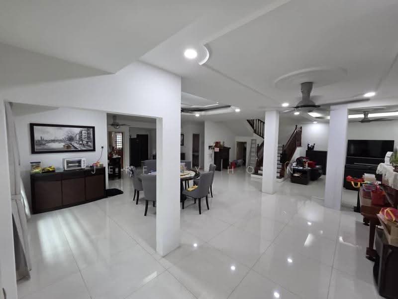 Semi-Detached House for Sale in Usj 11 (Subang Jaya) - Jeffrey Hoon - Living Room - PropertyGuru.com.my