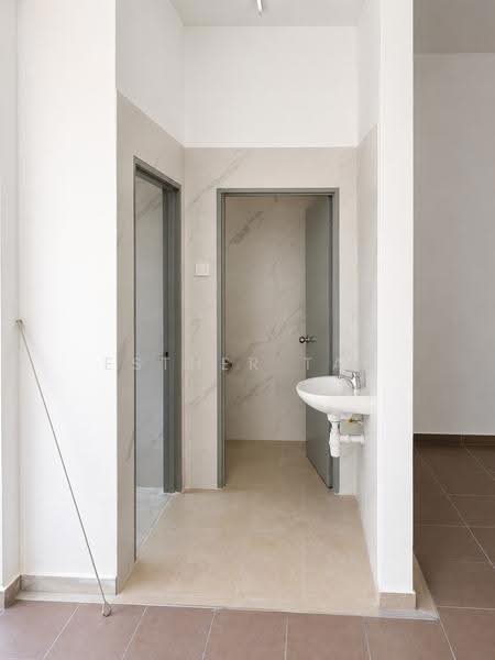 Shop for Rent in Setia Alam (Selangor) - Esther Tan - Interior - PropertyGuru.com.my