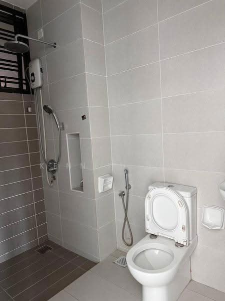 Kondominium untuk Dijual di PARC Regency (Residensi Masai) - Kenneth Tan - Bathroom - PropertyGuru.com.my