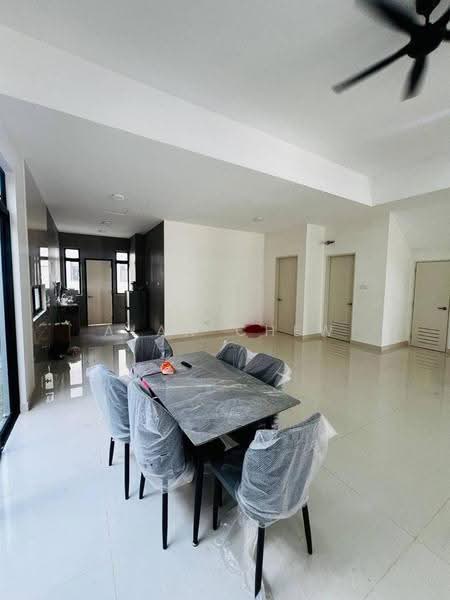 Semi-Detached House for Rent in Taman Sutera Utama (Skudai) - Alan Chew - Dining Room - PropertyGuru.com.my