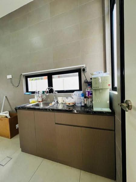 Semi-Detached House for Rent in Taman Sutera Utama (Skudai) - Alan Chew - Kitchen - PropertyGuru.com.my