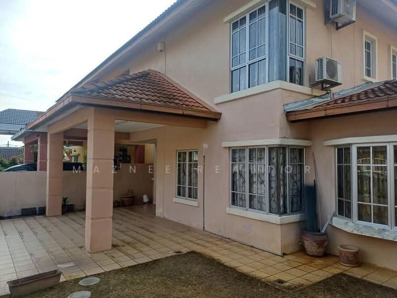 Semi-Detached House for Rent in Bandar Bukit Mahkota (Bangi) - Maznee Realtor - Exterior - PropertyGuru.com.my