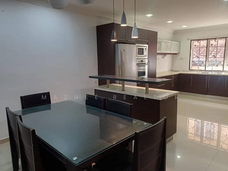 Semi-Detached House for Rent in Bandar Bukit Mahkota (Bangi) - Maznee Realtor - Kitchen - PropertyGuru.com.my