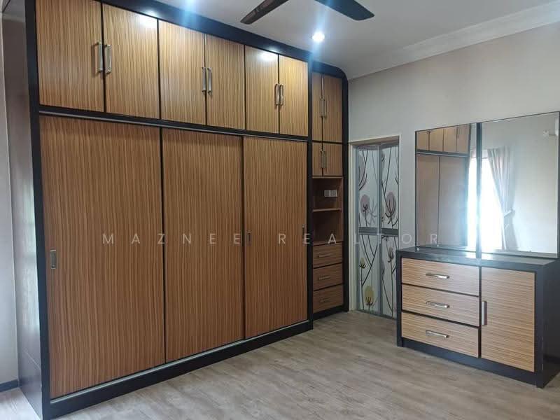 Semi-Detached House for Rent in Bandar Bukit Mahkota (Bangi) - Maznee Realtor - Bedroom - PropertyGuru.com.my