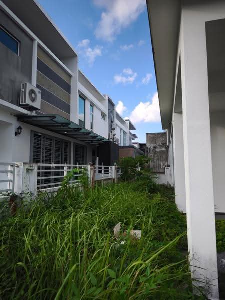 Cluster House for Sale in Taman Mount Austin (Tebrau) - Alicia Lim - Exterior - PropertyGuru.com.my