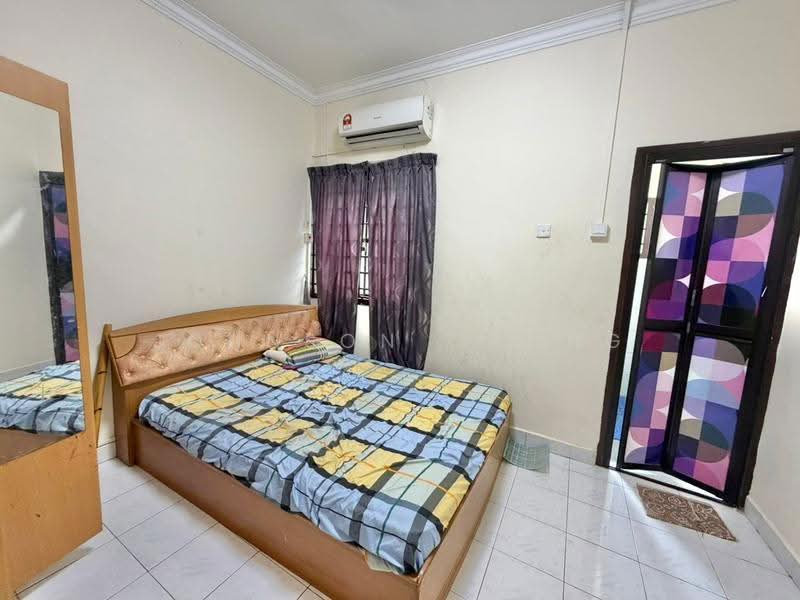 Rumah Teres 2-Tingkat untuk Dijual di Bandar Selesa Jaya (Skudai) - Johnson Chong - Bedroom - PropertyGuru.com.my