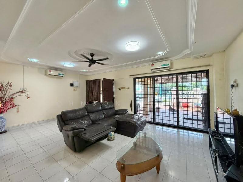 Rumah Teres 2-Tingkat untuk Dijual di Bandar Selesa Jaya (Skudai) - Johnson Chong - Living Room - PropertyGuru.com.my