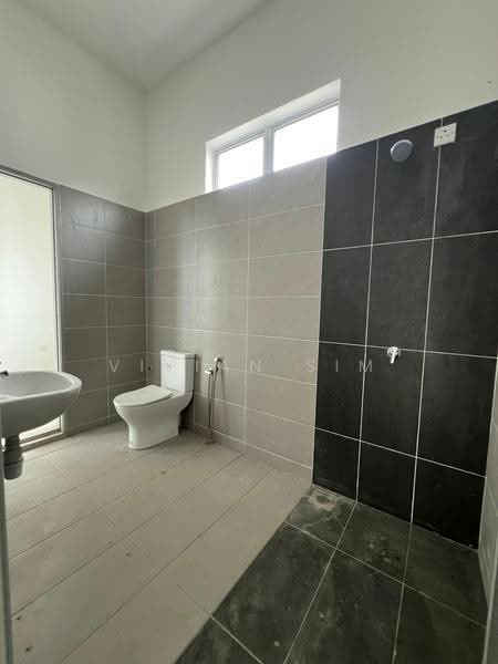 Semi-Detached House for Sale in Yan (Kedah) - Vivian Sim - Bathroom - PropertyGuru.com.my