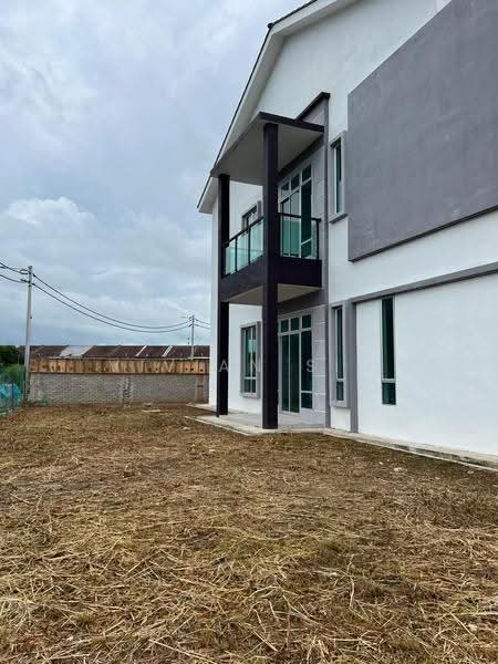 Semi-Detached House for Sale in Yan (Kedah) - Vivian Sim - Exterior - PropertyGuru.com.my