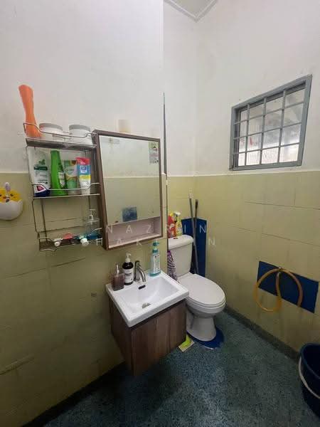 Rumah Teres untuk Dijual di Bandar Tasik Puteri (Rawang) - Nazrin Hakimin - Bathroom - PropertyGuru.com.my