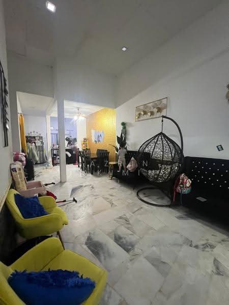 Rumah Teres untuk Dijual di Bandar Tasik Puteri (Rawang) - Nazrin Hakimin - Living Room - PropertyGuru.com.my