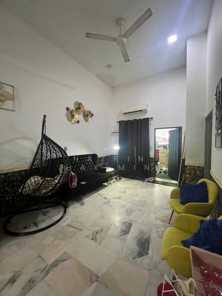 Rumah Teres untuk Dijual di Bandar Tasik Puteri (Rawang) - Nazrin Hakimin - Living Room - PropertyGuru.com.my