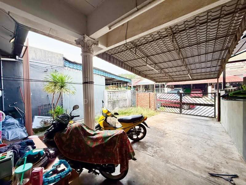1-storey Terraced House for Sale in Seksyen 16 (Bangi) - Gudrotullah Ikhwan - Exterior - PropertyGuru.com.my