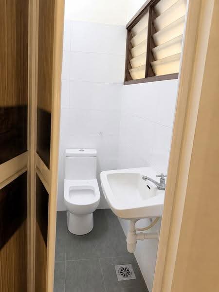 Rumah Teres 1-Tingkat untuk Dijual di Taman Sri Serdang (Seri Kembangan) - CL Chin - Bathroom - PropertyGuru.com.my