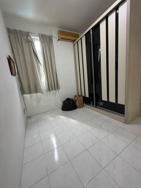 Condominium for Sale at Jay Series (Greenlane Heights Block J) - Boon Siew - Bedroom - PropertyGuru.com.my