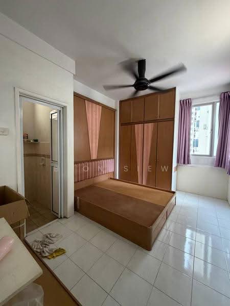 Condominium for Sale at Jay Series (Greenlane Heights Block J) - Boon Siew - Bedroom - PropertyGuru.com.my