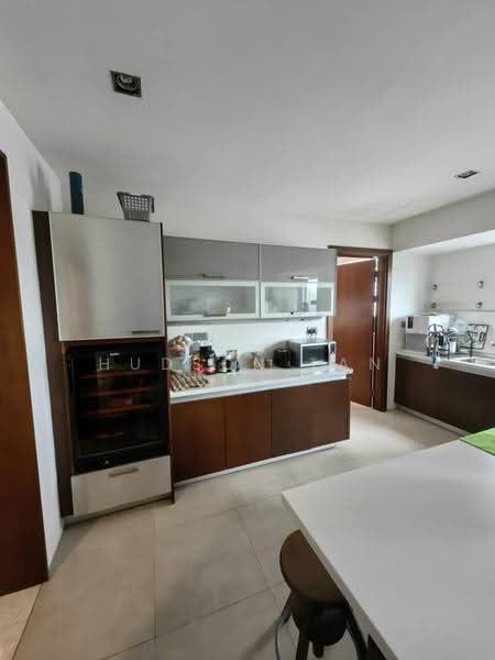 Condominium for Sale at 11 Gurney Drive - Hudson Tan - Kitchen - PropertyGuru.com.my