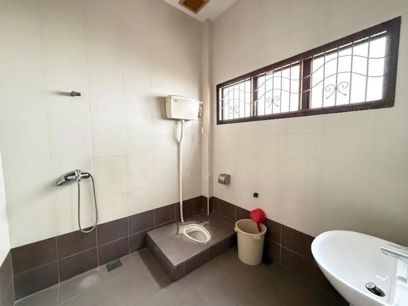 Bungalow House for Sale in Ayer Keroh (Melaka) - Bibong Ong - Bathroom - PropertyGuru.com.my