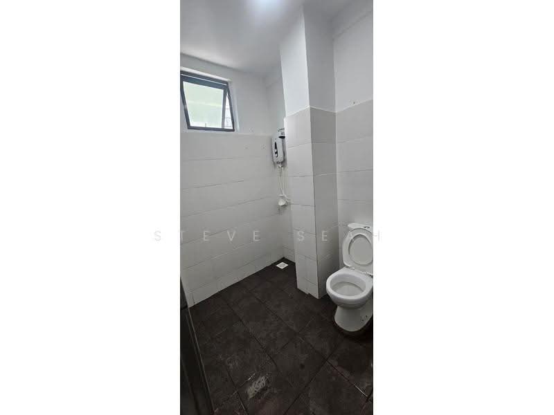 Kediaman Servis untuk Disewa di PR1MA @ LARKIN INDAH - Steve Seah - Bathroom - PropertyGuru.com.my
