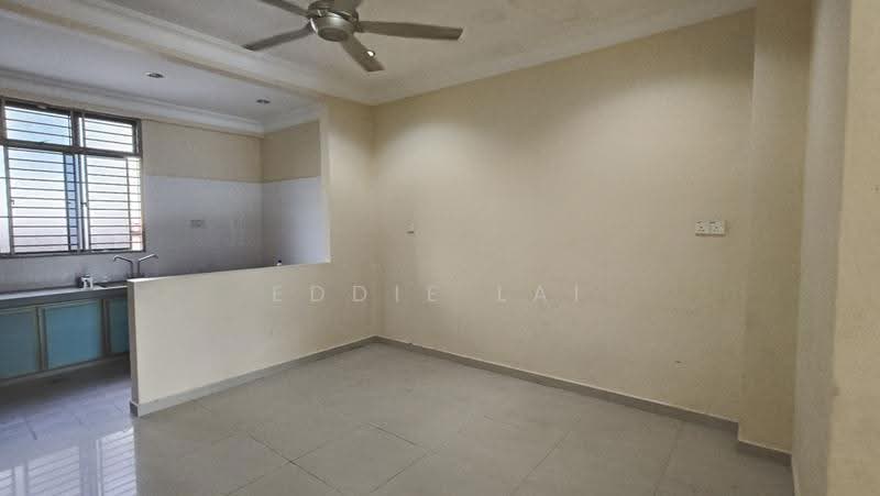 2-storey Terraced House for Rent in Taman Skudai Ria (Skudai) - Eddie Lai - Kitchen - PropertyGuru.com.my