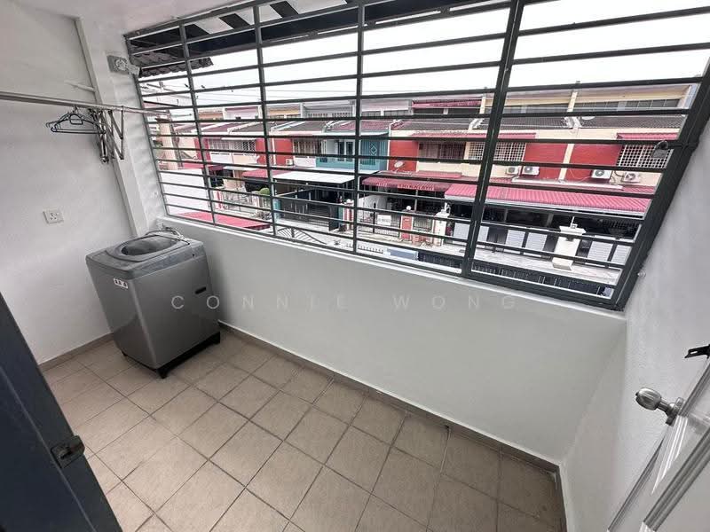 2-storey Terraced House for Sale in Taman Kajang Baru (Kajang) - Connie Wong - Balcony - PropertyGuru.com.my