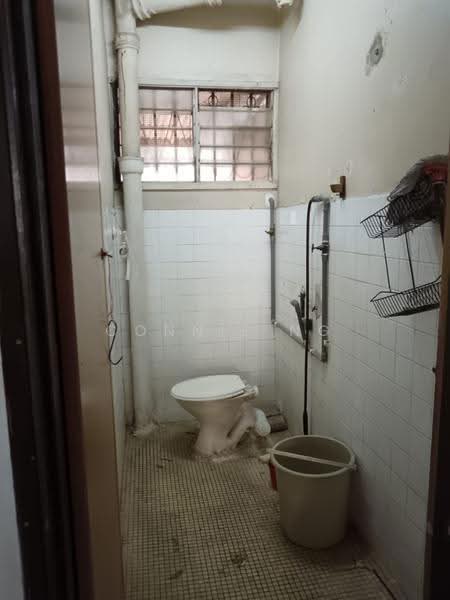 2-storey Terraced House for Sale in Taman Sri Muda (Shah Alam) - Connie Ng - Bathroom - PropertyGuru.com.my
