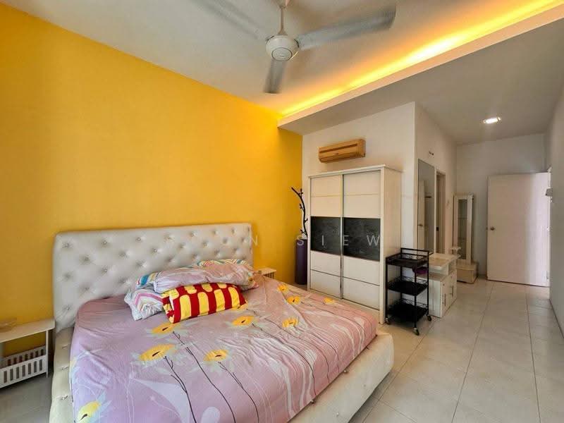 Condominium for Sale at Bayswater Resort Condominium - Boon Siew - Bedroom - PropertyGuru.com.my