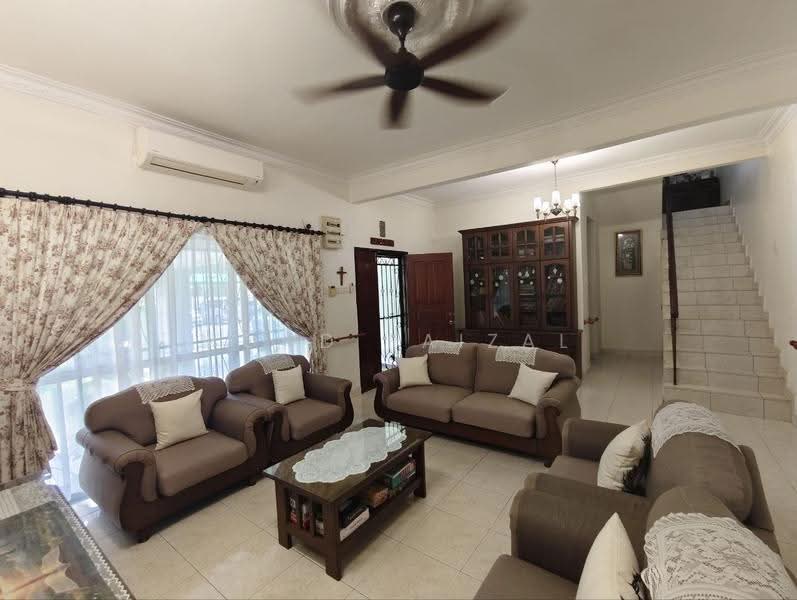 Semi-Detached House for Sale in Balakong (Selangor) - Mohd Faizal - Living Room - PropertyGuru.com.my