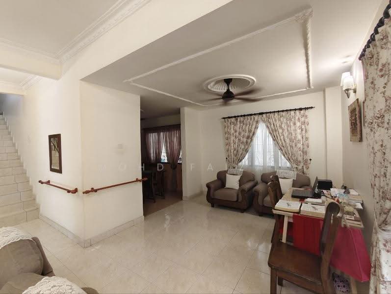 Semi-Detached House for Sale in Balakong (Selangor) - Mohd Faizal - Living Room - PropertyGuru.com.my
