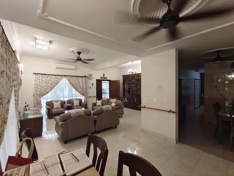 Semi-Detached House for Sale in Balakong (Selangor) - Mohd Faizal - Living Room - PropertyGuru.com.my