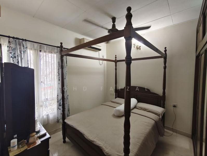 Semi-Detached House for Sale in Balakong (Selangor) - Mohd Faizal - Bedroom - PropertyGuru.com.my
