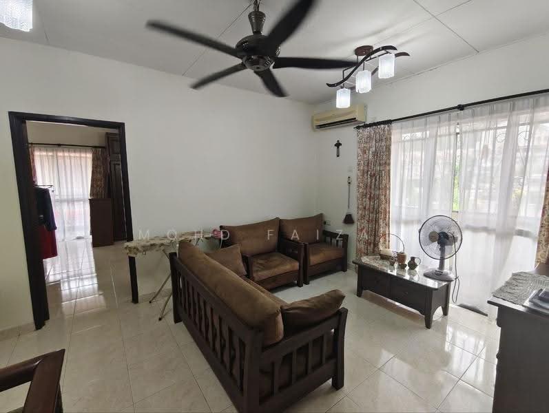 Semi-Detached House for Sale in Balakong (Selangor) - Mohd Faizal - Living Room - PropertyGuru.com.my