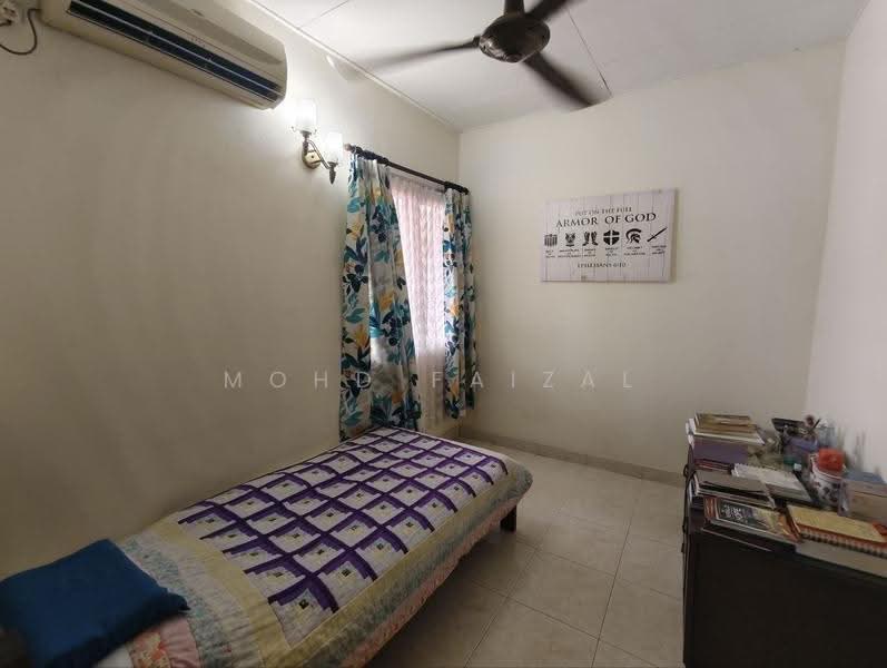 Semi-Detached House for Sale in Balakong (Selangor) - Mohd Faizal - Bedroom - PropertyGuru.com.my