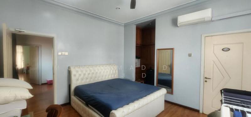 Bungalow House untuk Dijual di Seksyen 8 (Shah Alam) - Mohammad Din Majid - Bedroom - PropertyGuru.com.my