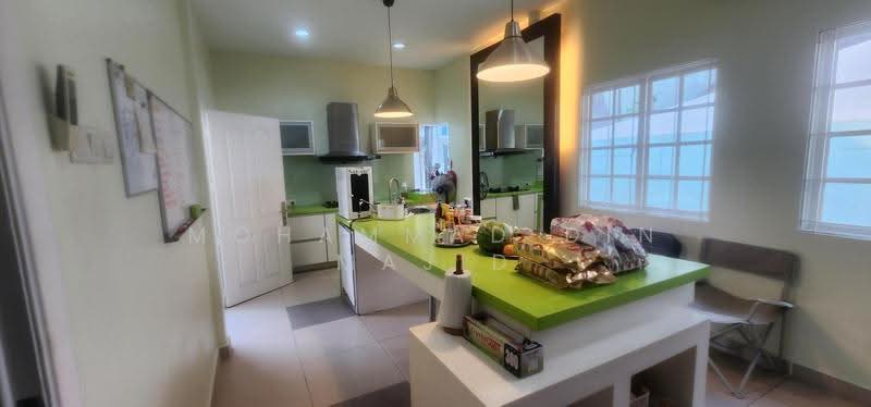 Bungalow House untuk Dijual di Seksyen 8 (Shah Alam) - Mohammad Din Majid - Kitchen - PropertyGuru.com.my