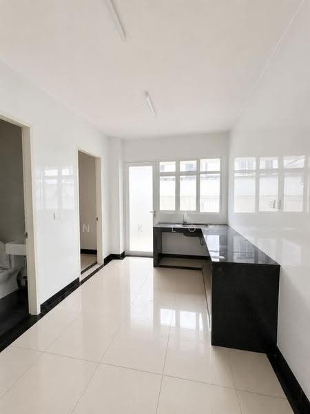 Cluster House for Rent in Setia Tropika (Johor Bahru) - Nick Low - Kitchen - PropertyGuru.com.my