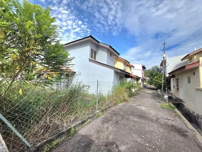 2-storey Terraced House for Sale in Puchong (Selangor) - Mohd Faizal - Exterior - PropertyGuru.com.my