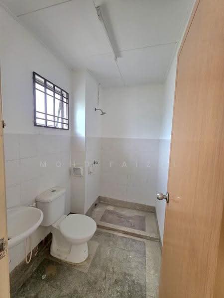 2-storey Terraced House for Sale in Puchong (Selangor) - Mohd Faizal - Bathroom - PropertyGuru.com.my