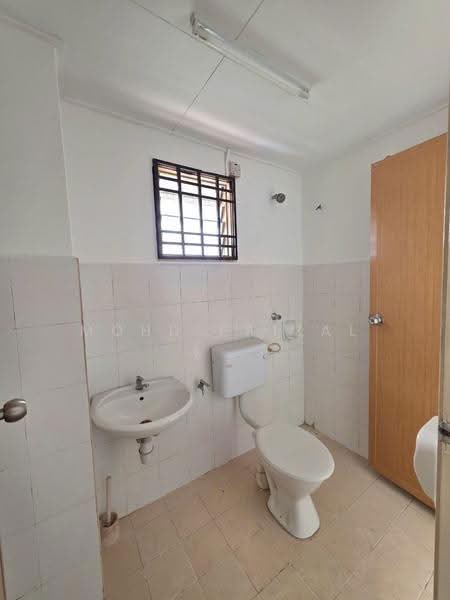 2-storey Terraced House for Sale in Puchong (Selangor) - Mohd Faizal - Bathroom - PropertyGuru.com.my