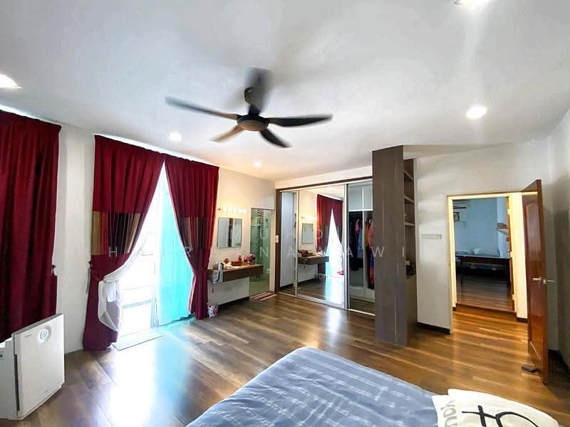 Bungalow House untuk Dijual di Kota Emerald (Rawang) - Muhd Khairulnawawi Kamaruddin - Master Bedroom - PropertyGuru.com.my